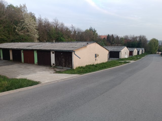 Eladó garázs, Ajkán, Lakos János utcában 5.5 M Ft