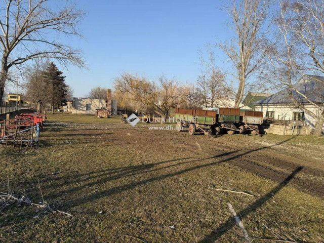 Eladó ipari ingatlan, Városföldön 19.9 M Ft
