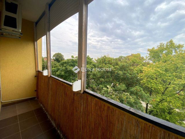 Eladó panellakás, Pécsett, Kodály Zoltán utcában 51.5 M Ft