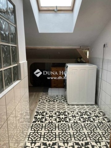 Eladó téglalakás, Budakeszin 125 M Ft, 4 szobás