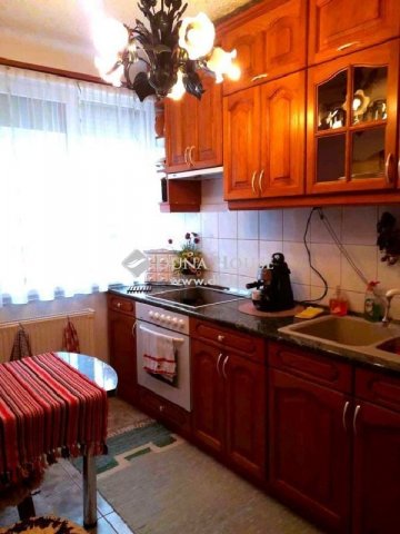 Eladó sorház, Komlón 60 M Ft, 5 szobás / költözzbe.hu