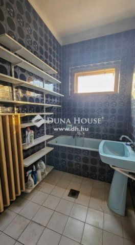 Eladó családi ház, Tápiószecsőn 59.9 M Ft, 5 szobás