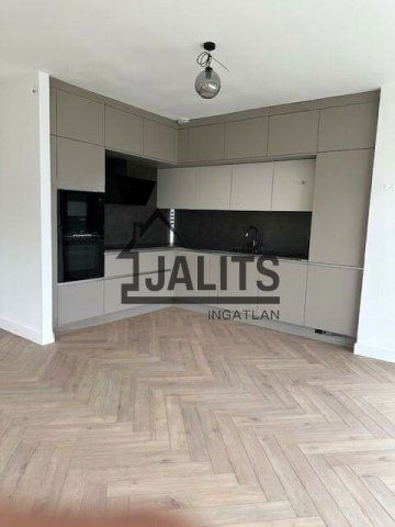 Kiadó téglalakás, albérlet, Budapesten, III. kerületben