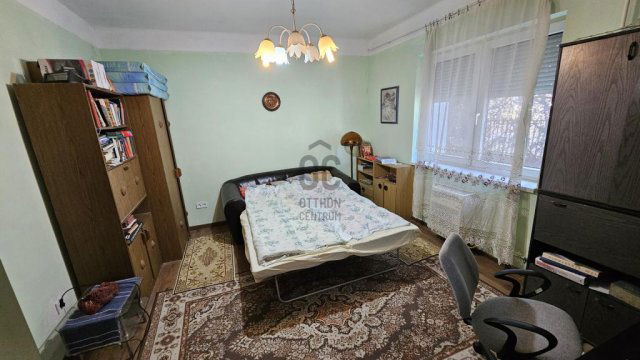 Eladó családi ház, Szigetszentmiklóson 159.9 M Ft, 8 szobás