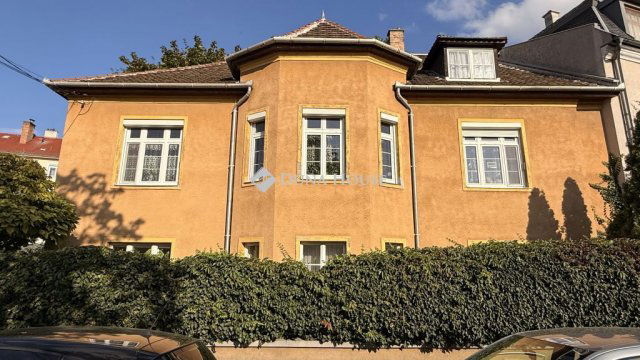 Eladó téglalakás, Győrött, Dugonics utcában 89 M Ft, 3 szobás
