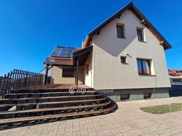 Eladó családi ház, Nemesvámoson 189 M Ft, 4+3 szobás