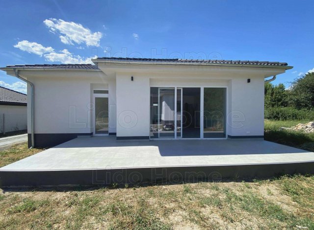 Eladó családi ház, Balatonszabadiban 79.9 M Ft, 4 szobás