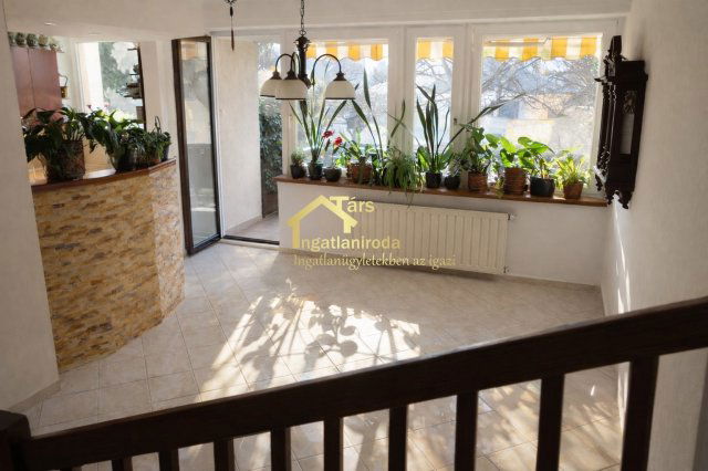 Eladó téglalakás, Győrött 109.9 M Ft, 3 szobás