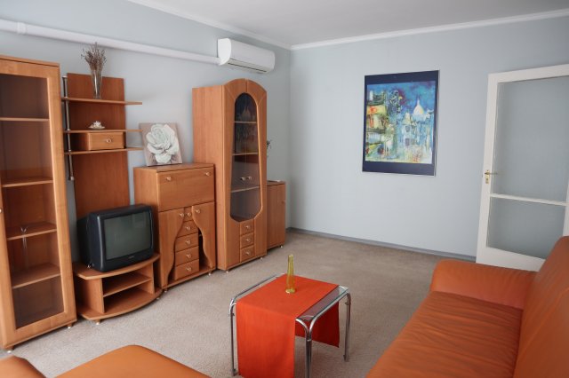 Kiadó panellakás, albérlet, Szegeden 150 E Ft / hó, 2 szobás