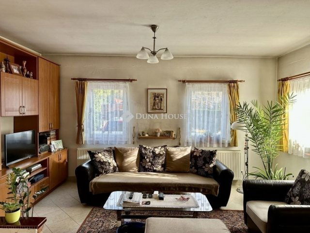 Eladó családi ház, Budakeszin 133 M Ft, 2+2 szobás