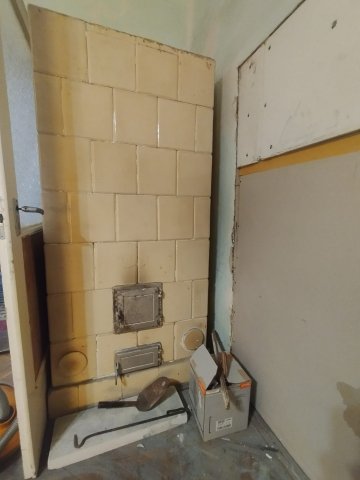 Eladó családi ház, Szolnokon 19.5 M Ft, 2 szobás