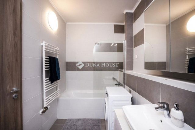 Eladó téglalakás, Budapesten, XIII. kerületben 111.6 M Ft