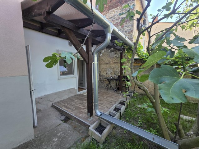 Eladó téglalakás, Pécsett 40.9 M Ft, 1 szobás
