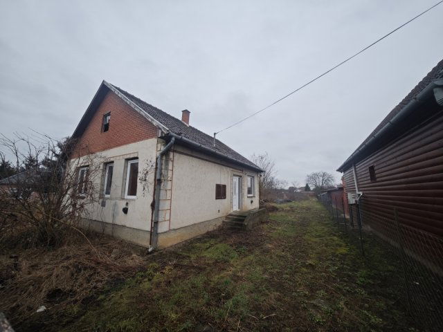 Eladó családi ház, Tiszadadán 7.5 M Ft, 3 szobás