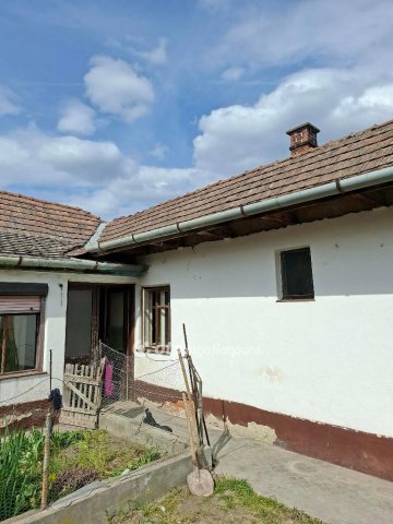 Eladó családi ház, Szabadszálláson 11.8 M Ft, 1+2 szobás