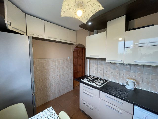 Eladó panellakás, Tiszaújvárosban 32.9 M Ft, 1+2 szobás