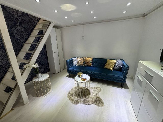 Eladó téglalakás, Budapesten, VI. kerületben 51.8 M Ft, 1 szobás