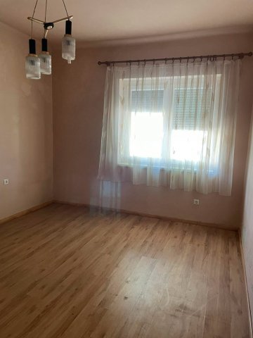 Eladó családi ház, Kapuváron 47 M Ft, 2 szobás