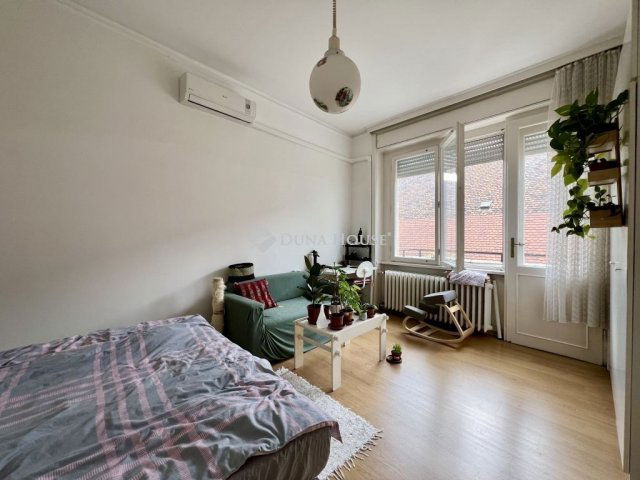Kiadó téglalakás, albérlet, Budapesten, V. kerületben, 3 szobás