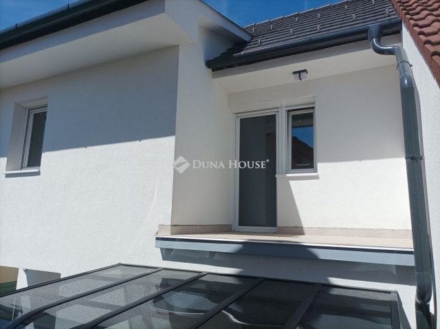 Eladó téglalakás, Budapesten, XVI. kerületben 67.9 M Ft