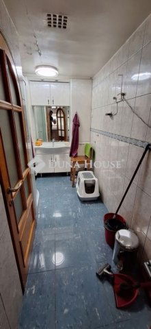 Eladó családi ház, Budaörsön 180 M Ft, 5 szobás