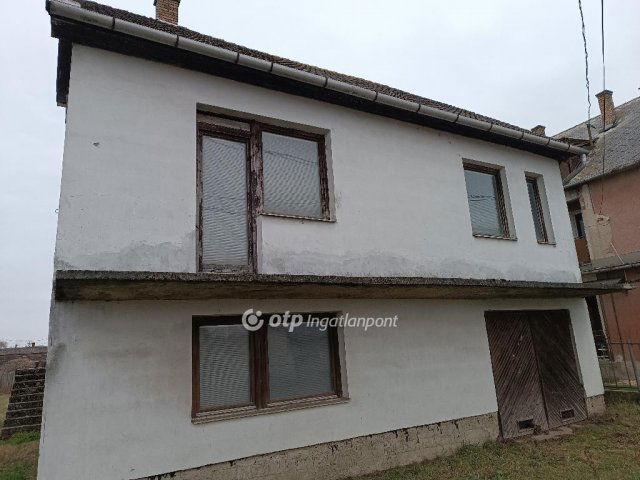 Eladó családi ház, Tiszavasváriban 16.5 M Ft, 4 szobás