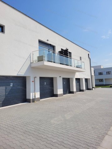 Eladó téglalakás, Jászberényben 55.575 M Ft, 1 szobás