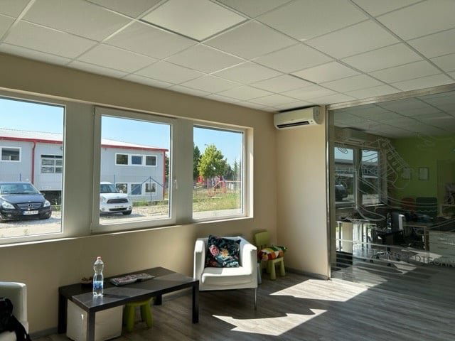 Eladó üzlethelyiség, Nagytarcsán 550 M Ft / költözzbe.hu