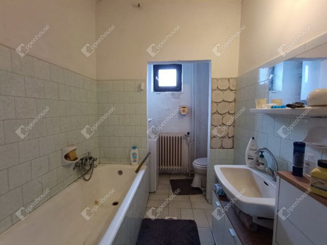 Eladó családi ház, Harkán 97 M Ft, 5 szobás