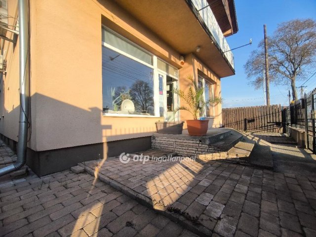 Eladó üzlethelyiség, Budapesten, XVIII. kerületben 178 M Ft