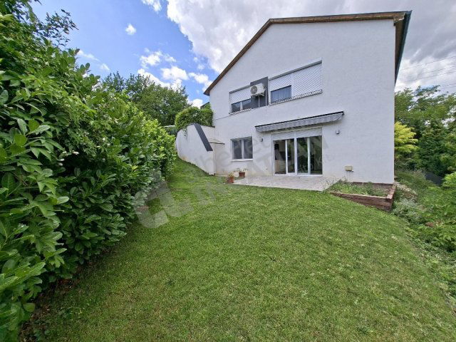 Eladó téglalakás, Budapesten, XXII. kerületben, Barkács utcában