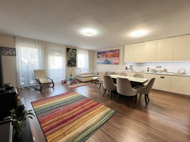 Eladó téglalakás, Nyíregyházán 110 M Ft, 4 szobás