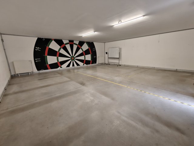 Kiadó ipari ingatlan, Cegléden 180 E Ft / hó