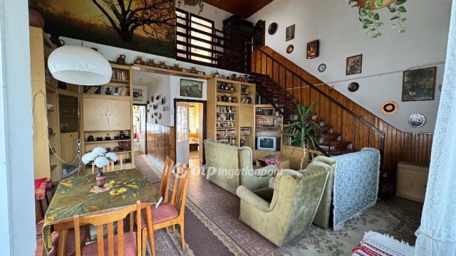 Eladó téglalakás, Pápán 47.9 M Ft, 3 szobás