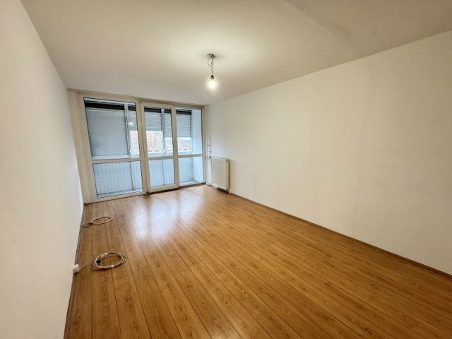 Eladó panellakás, Pécsett 44.9 M Ft, 2 szobás