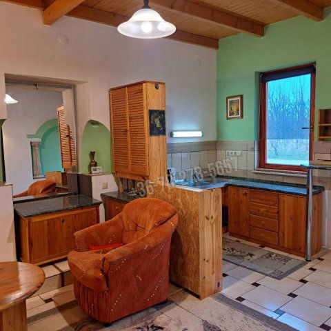 Kiadó téglalakás, albérlet, Nagykozáron 200 E Ft / hó