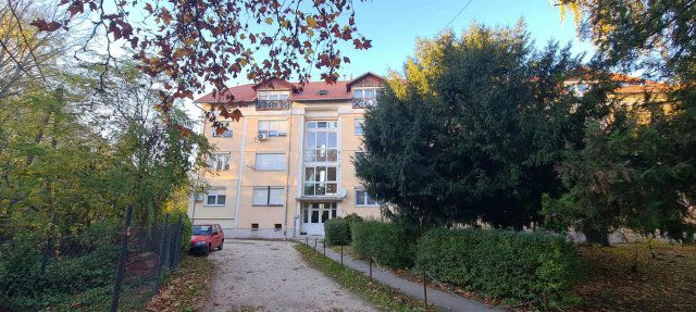 Eladó téglalakás, Tatán 56.3 M Ft, 2+1 szobás