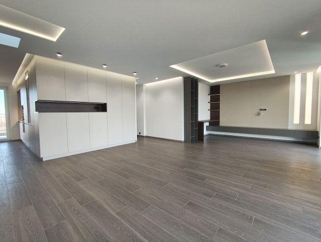 Eladó téglalakás, Győrött 275 M Ft, 4 szobás