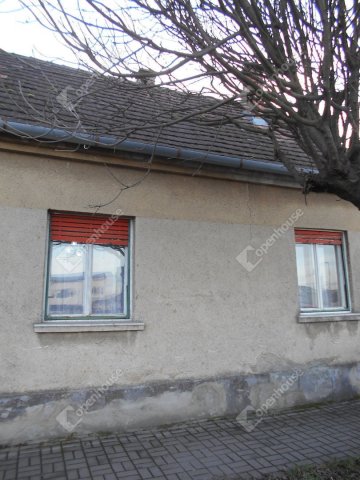 Eladó családi ház, Zalaegerszegen 21 M Ft, 2 szobás