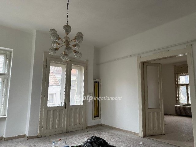 Eladó családi ház, Szentesen 47 M Ft, 6 szobás