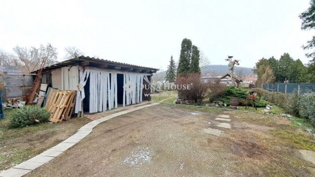 Eladó családi ház, Mendén 65.9 M Ft, 2 szobás