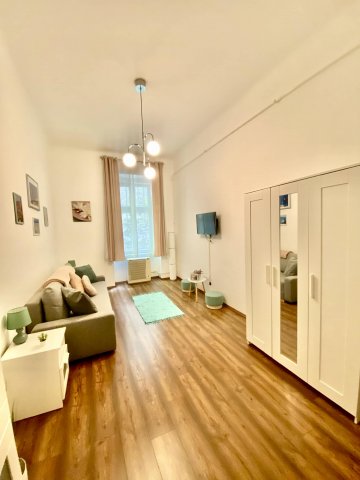 Kiadó téglalakás, albérlet, Budapesten, VI. kerületben