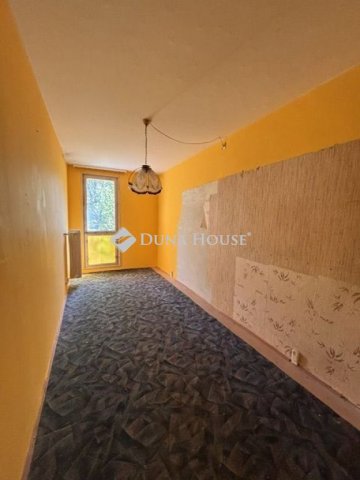 Eladó panellakás, Pécsett, Sarolta utcában 46.9 M Ft, 3 szobás