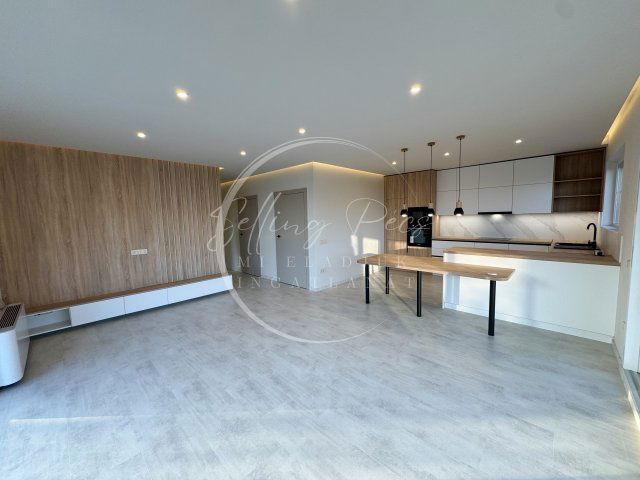 Eladó családi ház, Pécsett 119.99 M Ft, 4 szobás