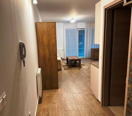 Kiadó téglalakás, albérlet, Pécsett, Megyeri téren, 2 szobás