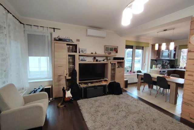 Eladó családi ház, Székesfehérvárott 145 M Ft, 4 szobás