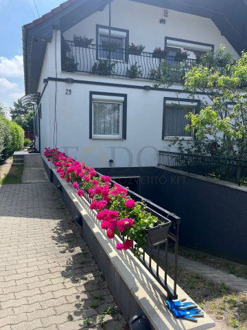 Eladó családi ház, Halásztelken 199.9 M Ft, 7 szobás