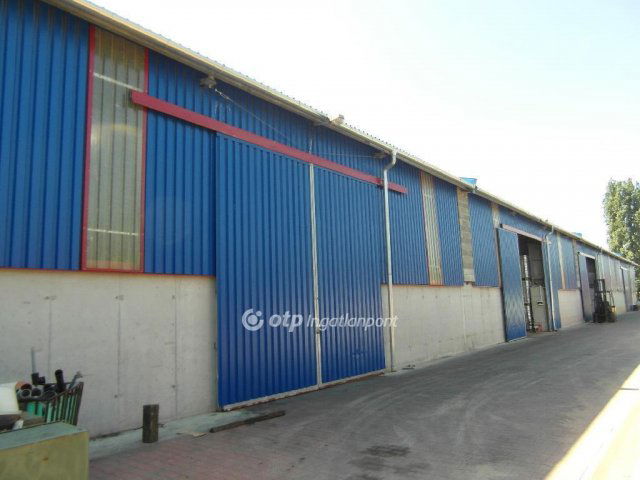 Eladó ipari ingatlan, Békéscsabán 380 M Ft