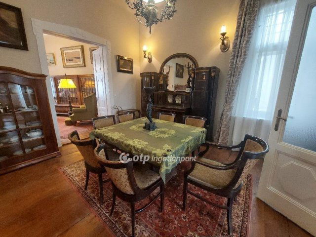 Eladó családi ház, Hódmezővásárhelyen 88 M Ft, 5+1 szobás