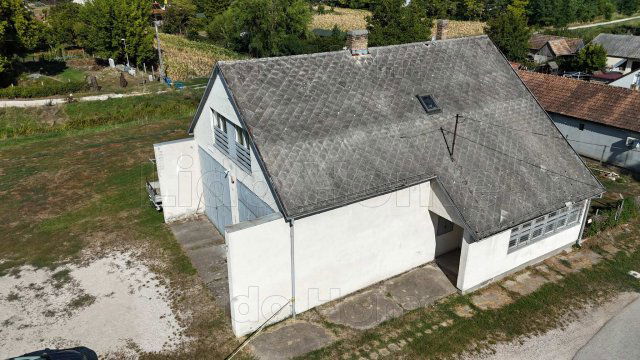 Eladó ipari ingatlan, Martonvásáron 116 M Ft, 2 szobás